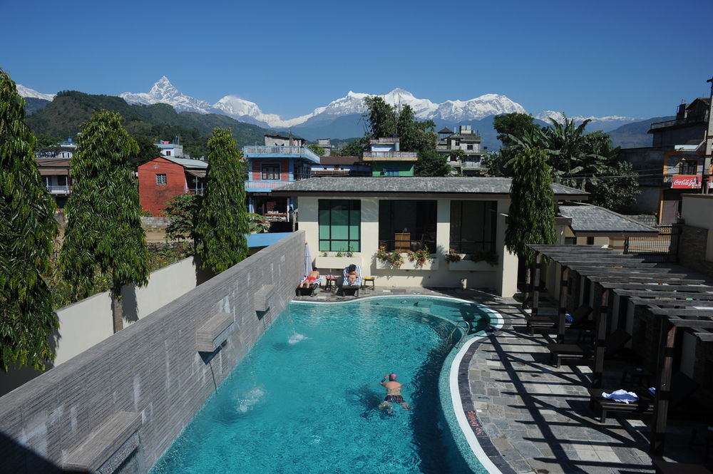 Atithi Resort & Spa Pokhara Extérieur photo
